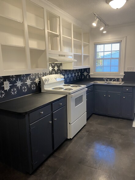 Building Photo - 507 S 7th St