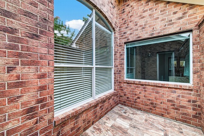 Building Photo - 1103 Parkhaven Ln