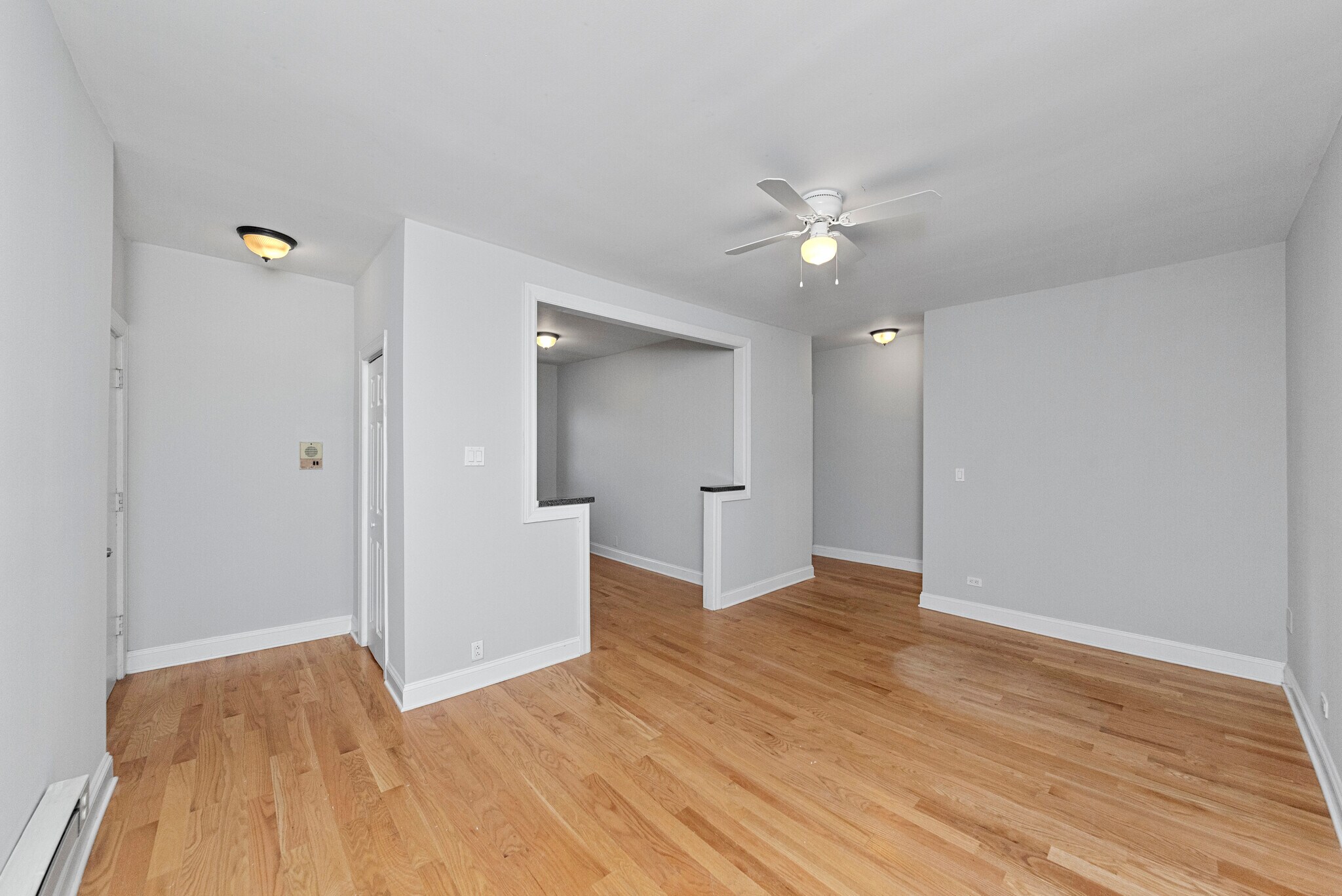 Building Photo - 3726 N Pine Grove Ave