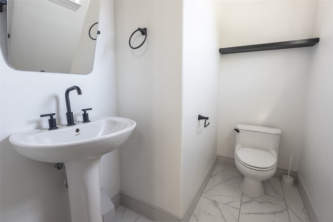 Building Photo - 3104 Hamilton St