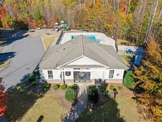 Building Photo - 6012 Thorburn Way