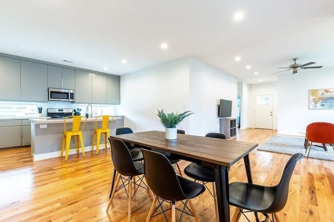 Building Photo - 1753 Pasadena St