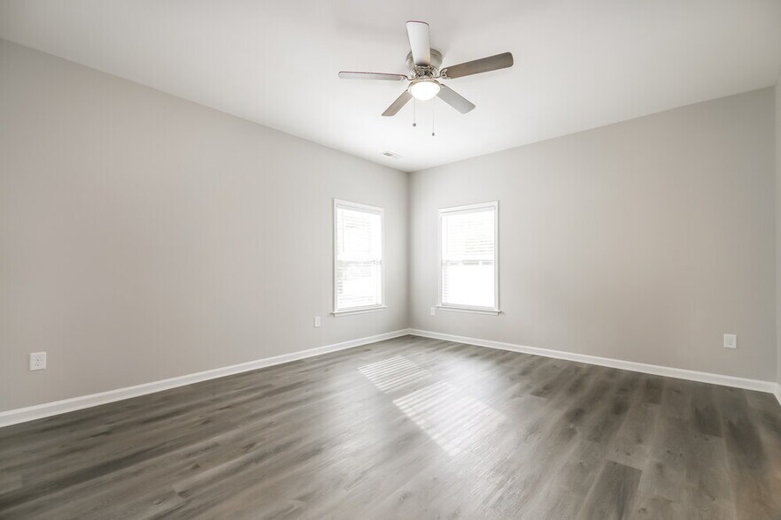 Building Photo - 1308 Hosmer Ct