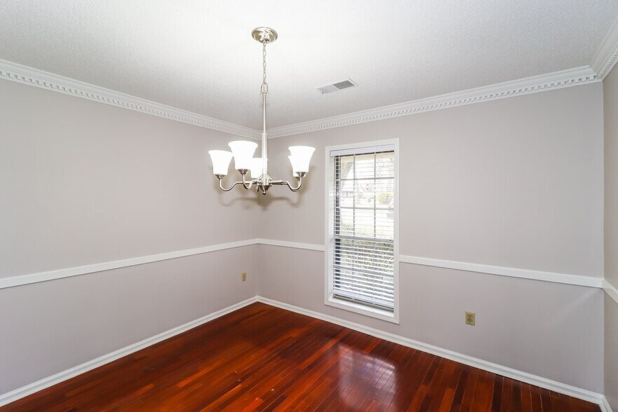 Building Photo - 6424 Barwick Dr