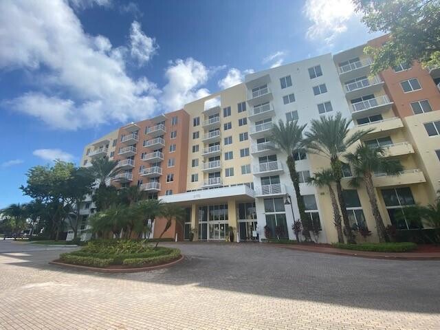 Building Photo - 2775 NE 187th St