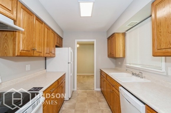 Building Photo - AVAILABLE NOW! - 654 Longview Dr, Antioch,...