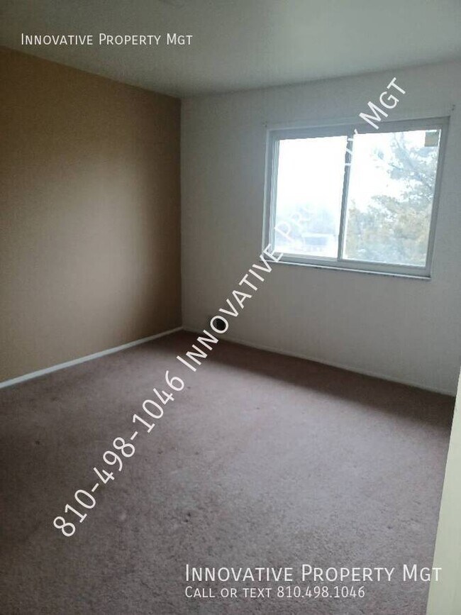 Building Photo - 6009 Holiday Gardens Dr