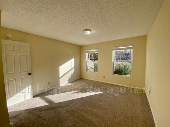 Building Photo - 10264 Cumberland Pointe Blvd