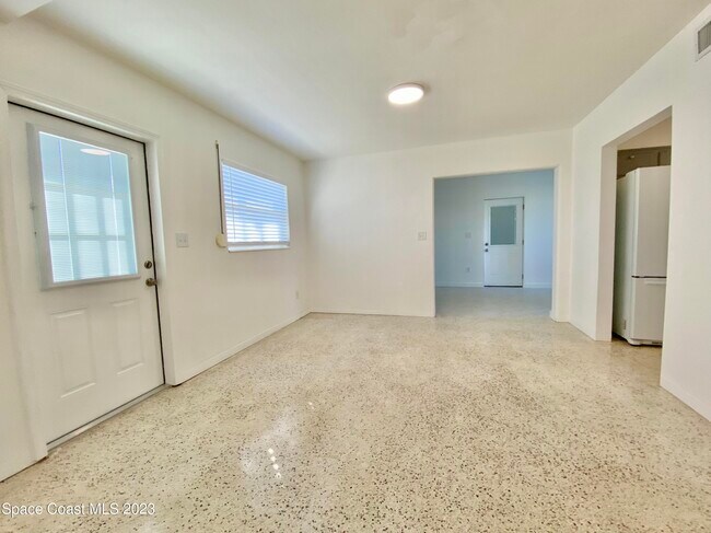 Building Photo - 480 Alice Dr