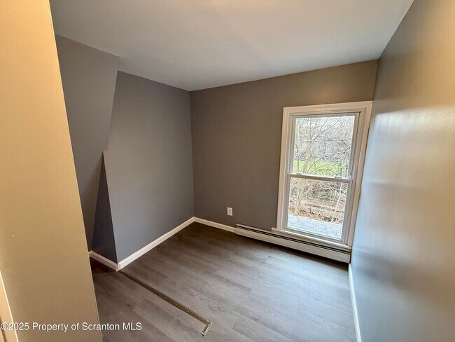 Building Photo - 112 Mowry Rd