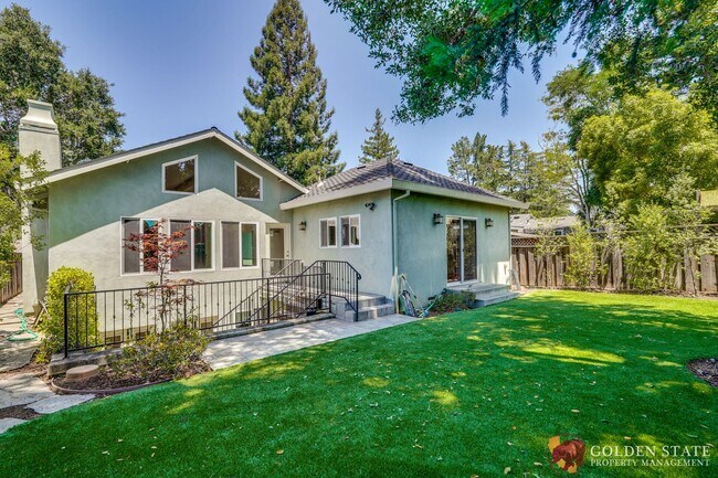 Building Photo - Stunning 3,278 square foot 4 Bedroom 3.5 b...