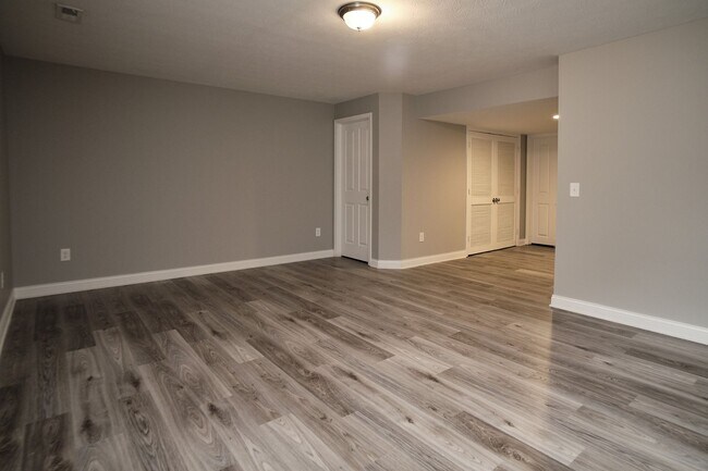 Building Photo - 4BDRM, 2.5 BA with finished basement in Westminster