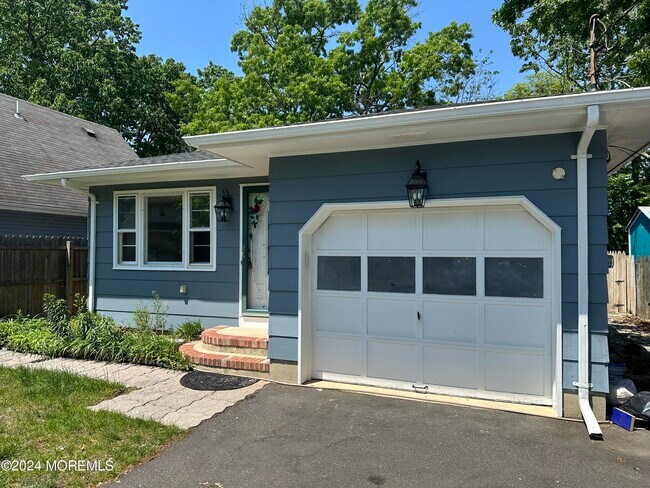 Primary Photo - 974 Cypress Ave