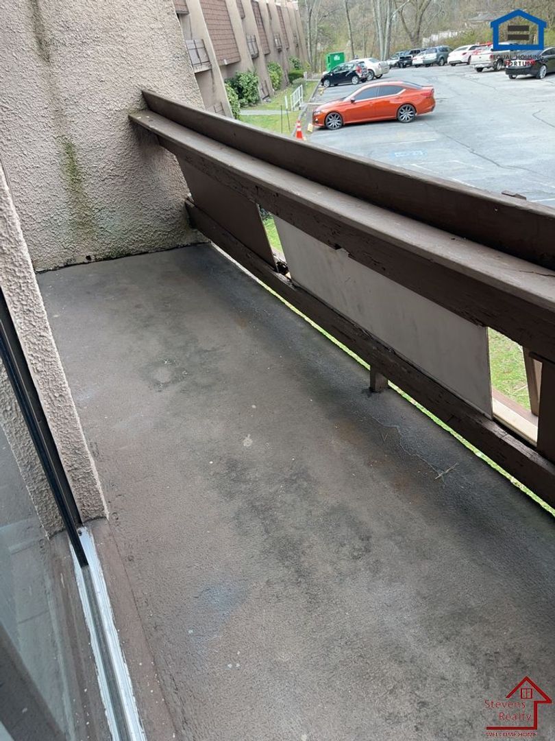 Building Photo - 915 S Seminole Dr