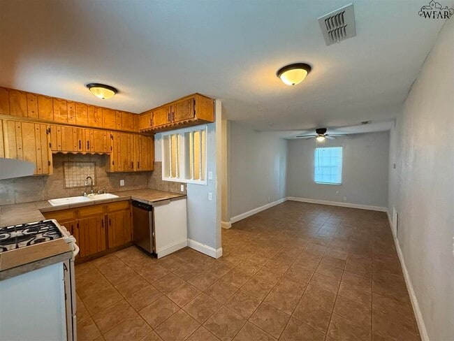 Building Photo - 1403 E Cortez Dr