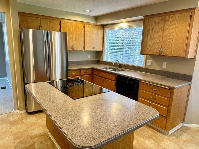 Building Photo - Lovely 4 bedroom in Wilsonville