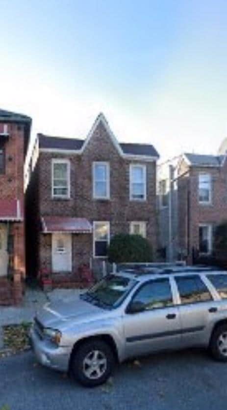 Primary Photo - 4421 Murdock Ave