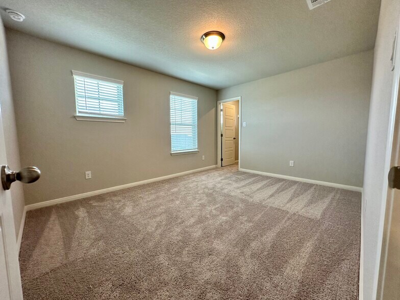 1st Guest Room - 18231 Ansley Path