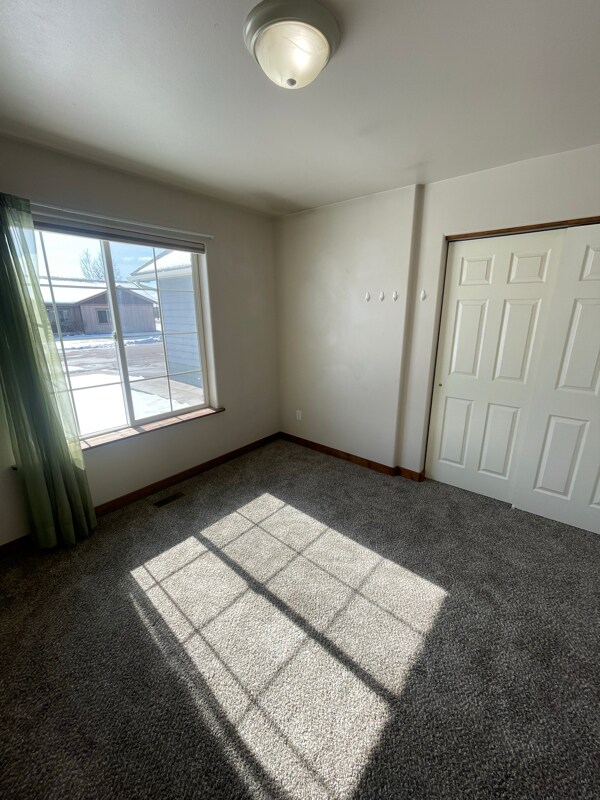 Building Photo - 1429 11th St W