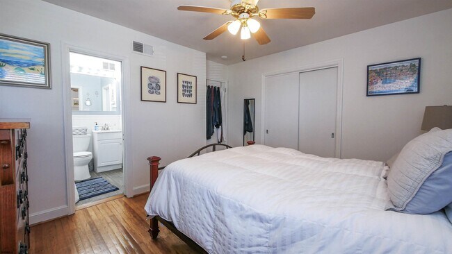 Building Photo - 410 N Mansfield Ave