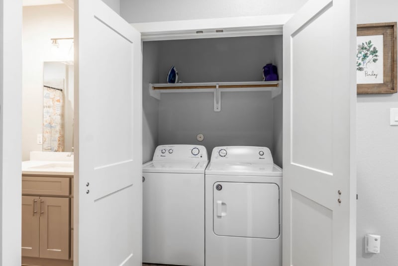 Building Photo - 144 W 5th St