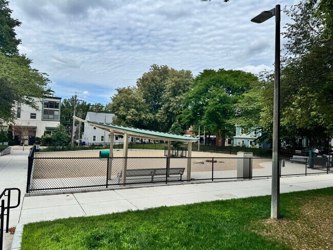 Building Photo - 60 Brookside Ave