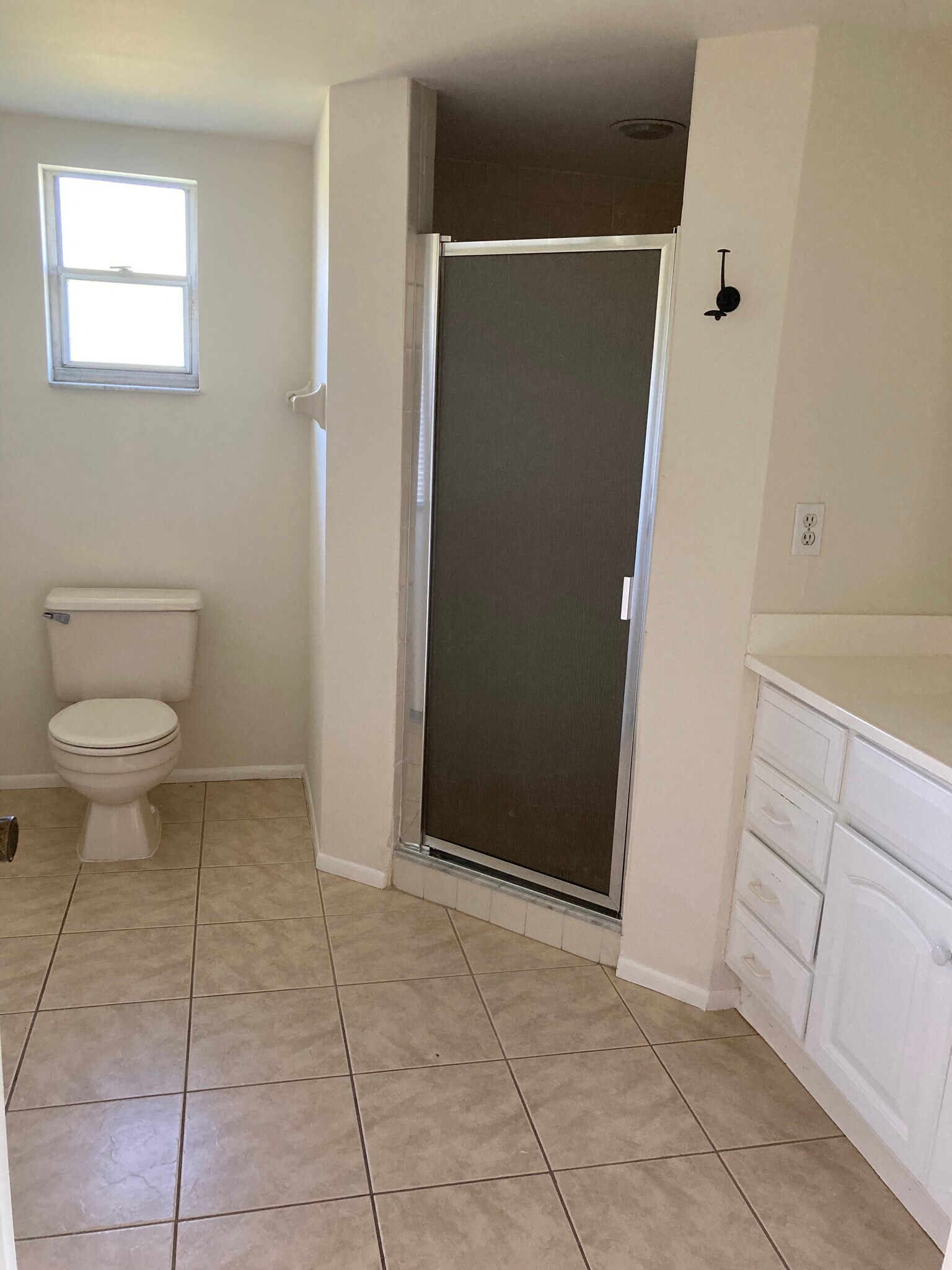 Primary Bathroom - 4109 SW 6th Pl