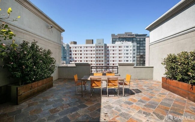 Building Photo - 821 Folsom St