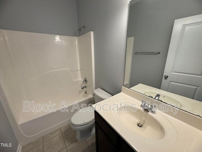Building Photo - 748 Wickham Ridge Rd