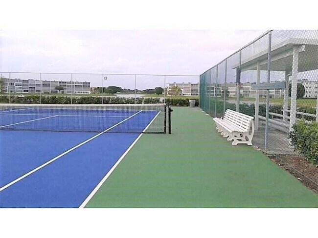 Building Photo - 129 Mansfield D