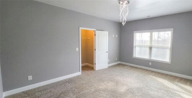 Building Photo - 4215 Hopewell Manor Dr