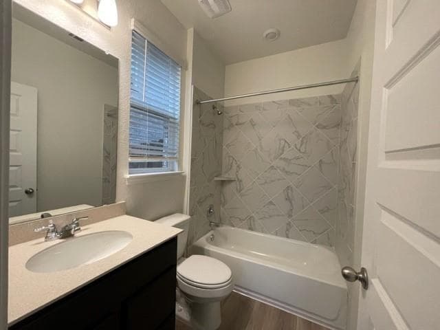 Building Photo - 4519 Avellino Dr