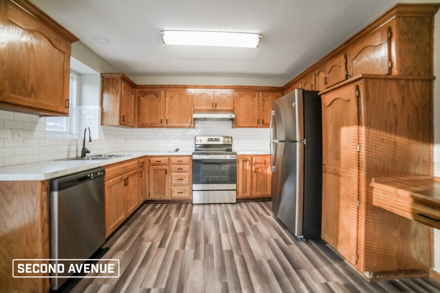 Building Photo - 1720 S Whitney Dr