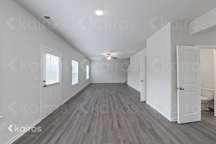 Building Photo - 3428 Bridgewood Dr