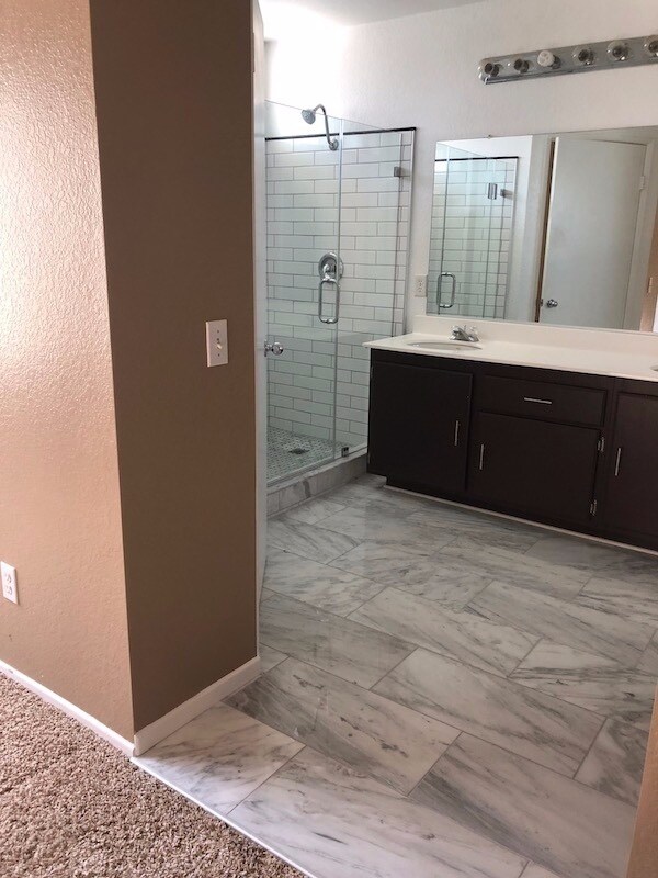 Building Photo - 14525 Saddlepeak Ct