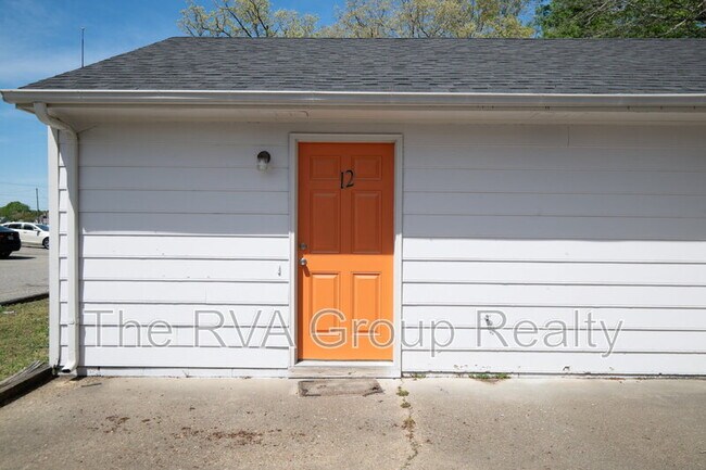 Building Photo - 3805 Woodlawn St