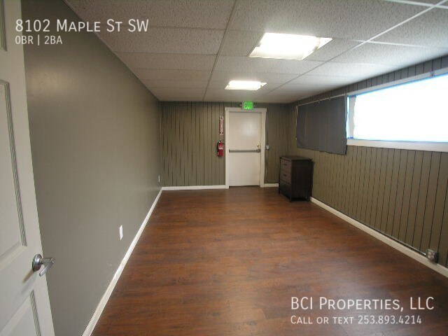 Building Photo - 8102 Maple St SW