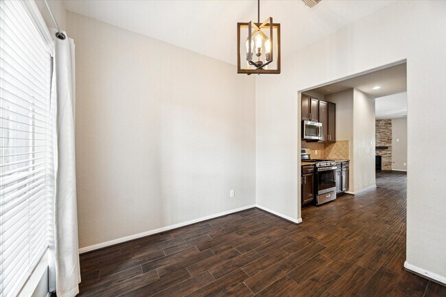 Building Photo - 15326 Knotty Chestnut St