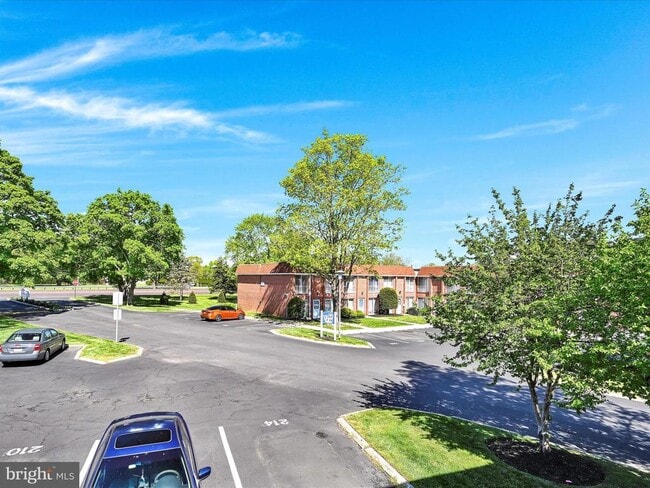 Building Photo - 212 Saratoga Ct