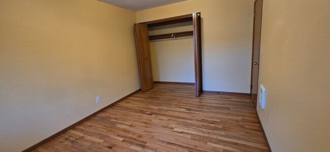 Building Photo - Troy