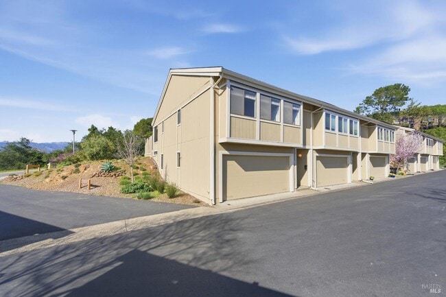 Building Photo - 12 Byron Cir