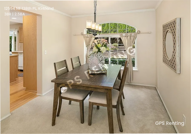 Building Photo - ? Peaceful Retreat in the Heart of Kirkland!