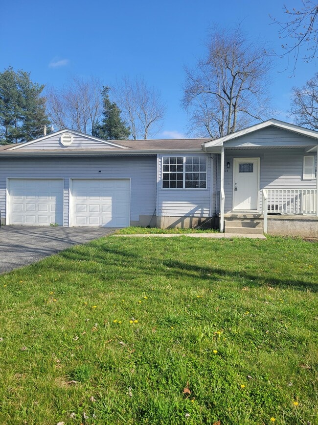 Building Photo - 104 Bent Tree Dr