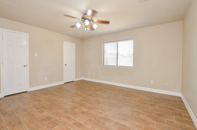 Building Photo - 21026 Bent Lake Dr