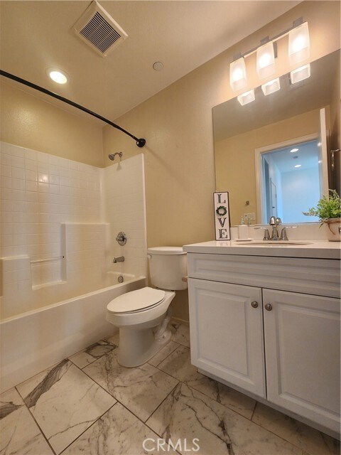 Building Photo - 106 Macintosh Way