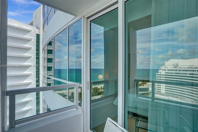 Building Photo - 4401 Collins Ave