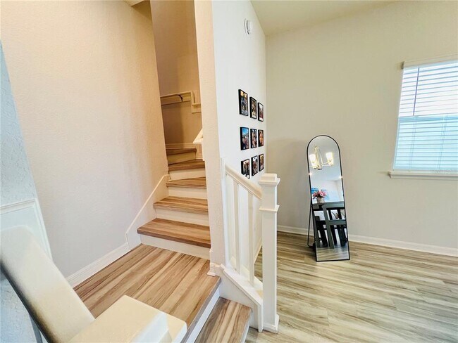 Building Photo - 317 Silverbell Trl