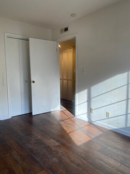 Building Photo - 1020 San Gabriel Cir