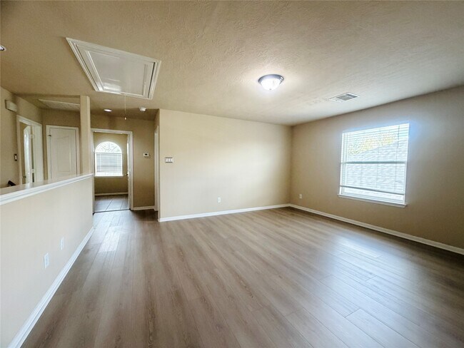 Building Photo - 246 Golden Grain Dr