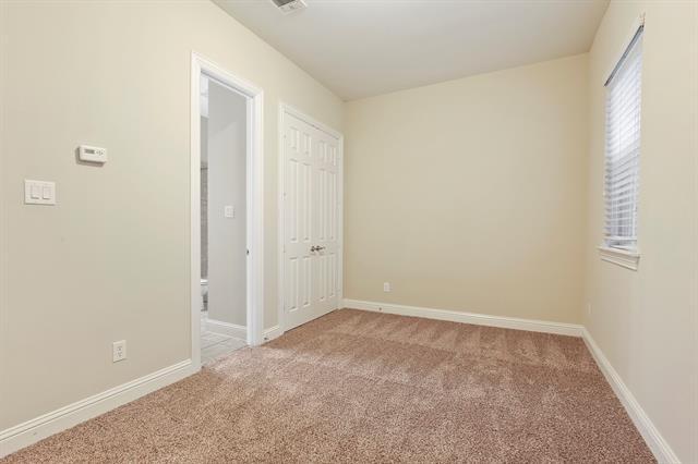 Building Photo - 5812 La Vista Dr